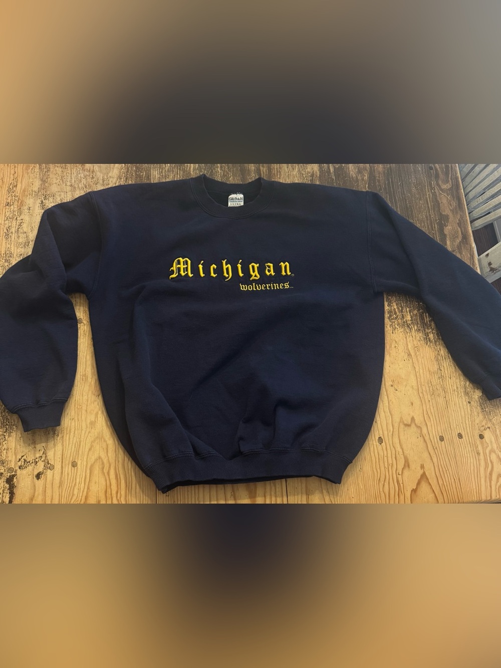 Vintage Michigan Wolverines Embroidered Gildan Navy Crewneck Sweatshirt (Large)